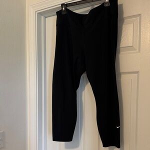 Nike Black Women's Athletic Leggings with Small White Swoosh